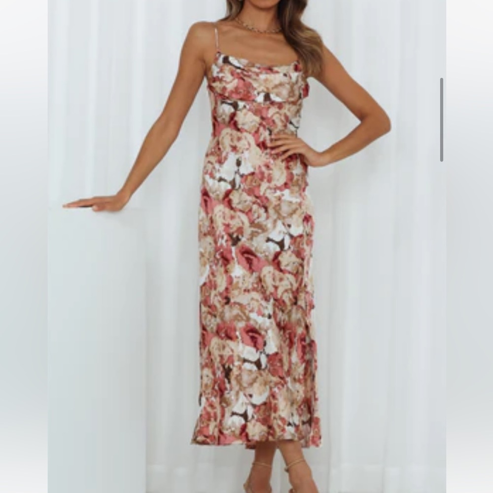 HELLO MOLLY FLORAL DRESS SIZE SMALL